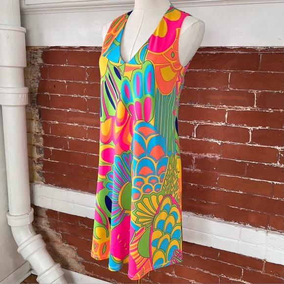 Julie Brown NYC Livie Dress Pink Tropicana Retro Shift Dress Bright Floral - Picture 3 of 13